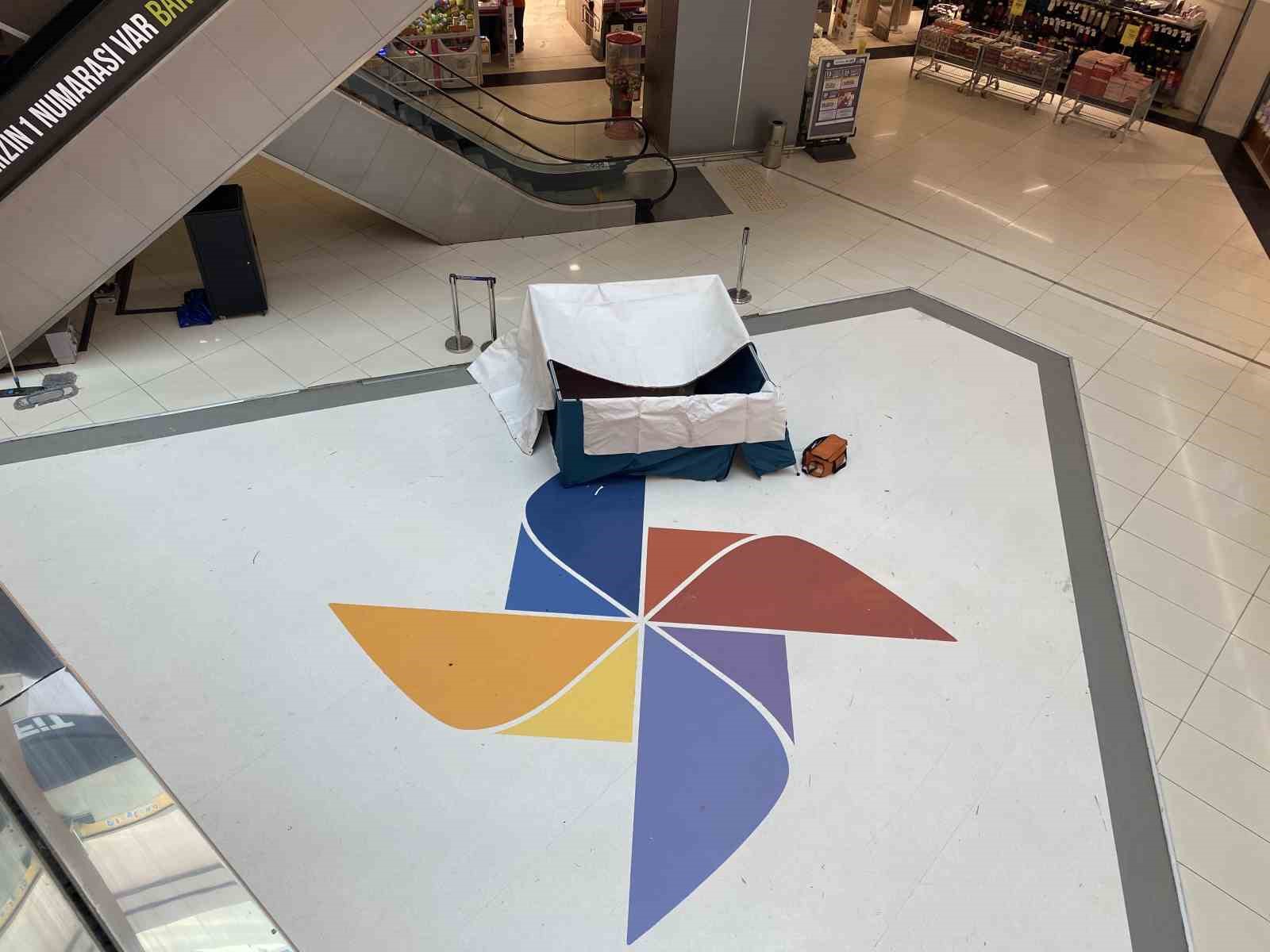 Bursa’da AVM’de esrarengiz ölüm
