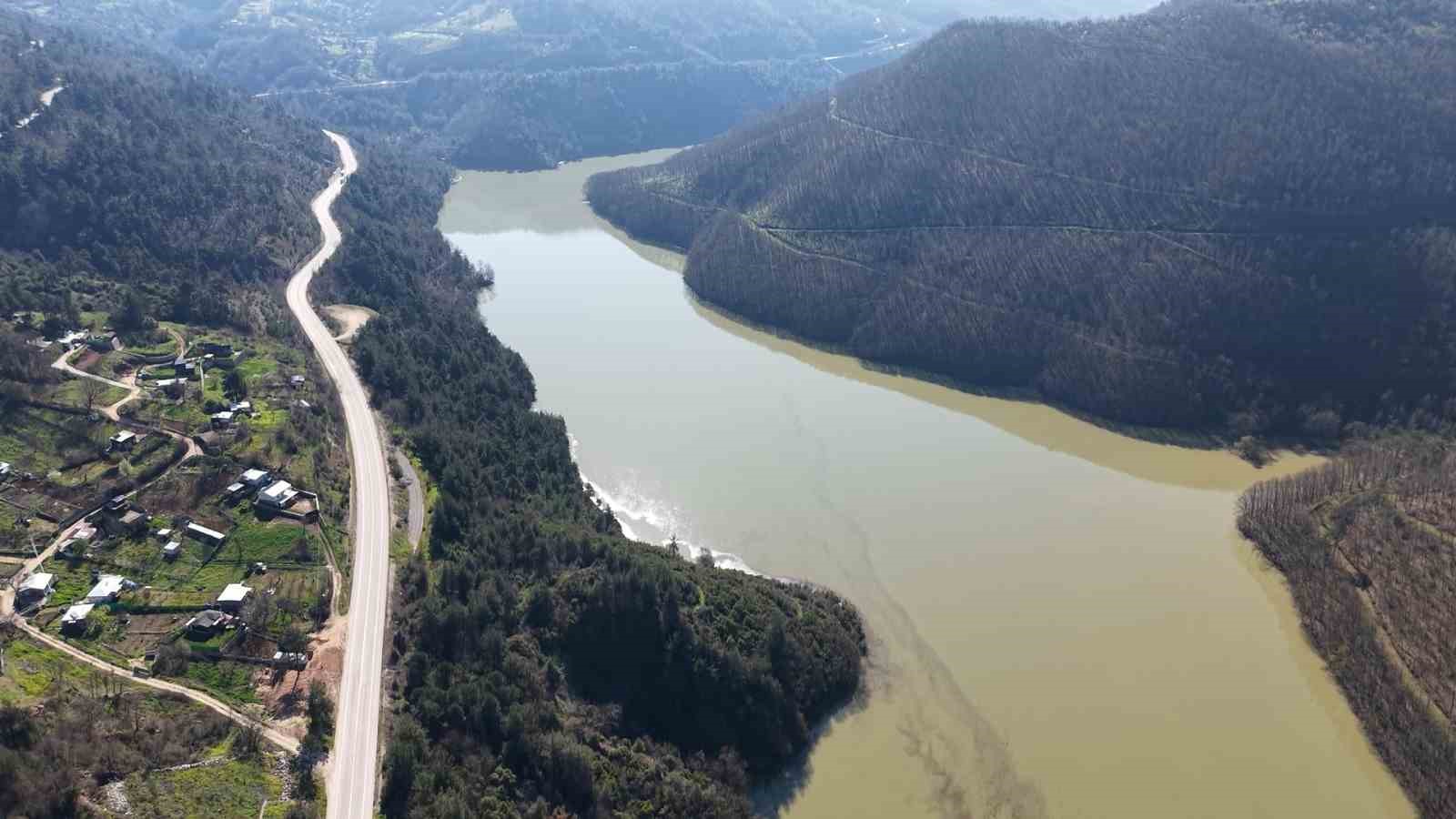 Bursa’da barajların kapakları açıldı
