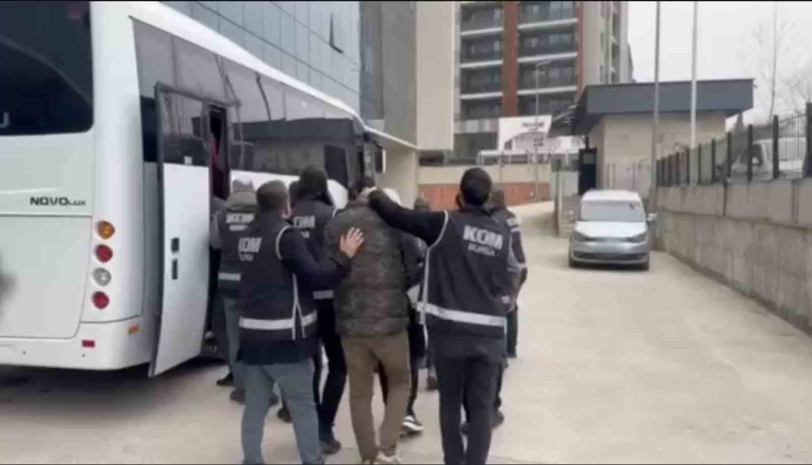 Bursa’da bayram öncesi sahte alkol operasyonu..
