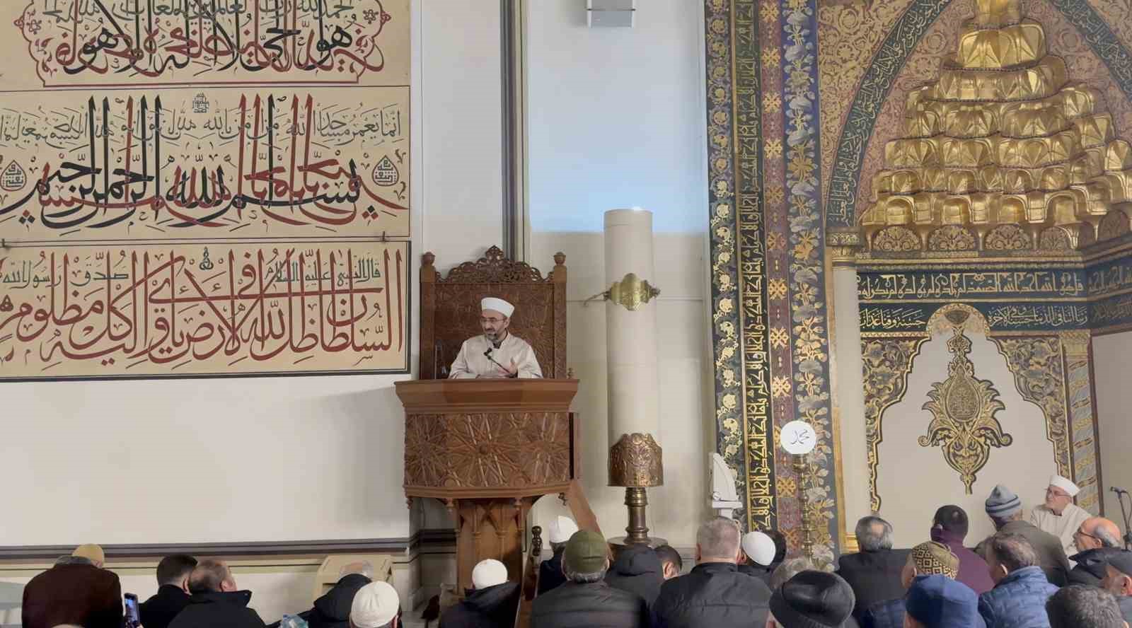 Bursa’da Berat Kandili Ulu Cami’de dualarla idrak edildi
