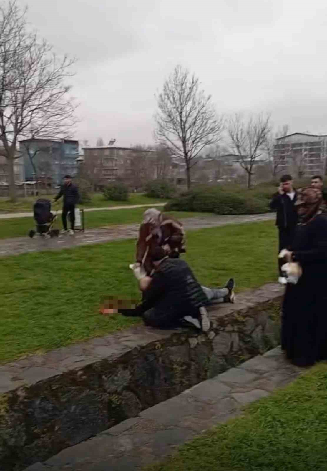 Bursa’da bıçaklı kavga...Boğazı kesilen kişi hayatını kaybetti
