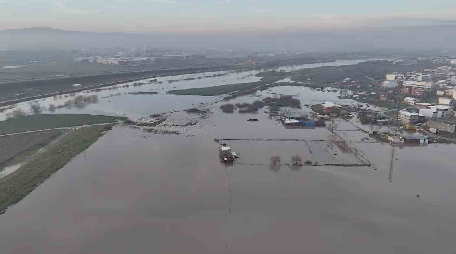 Bursa’da binlerce hektar ekili alan sular altında
