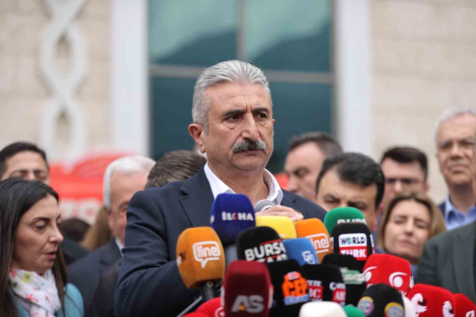 Bursa’da Bozbey’in gözaltına alınmasına CHP’den sert tepki "Halkın iradesi yok sayılamaz"
Bursa’da Bozbey’in gözaltına alınmasına CHP’den sert tepki "Halkın iradesi yok sayılamaz"