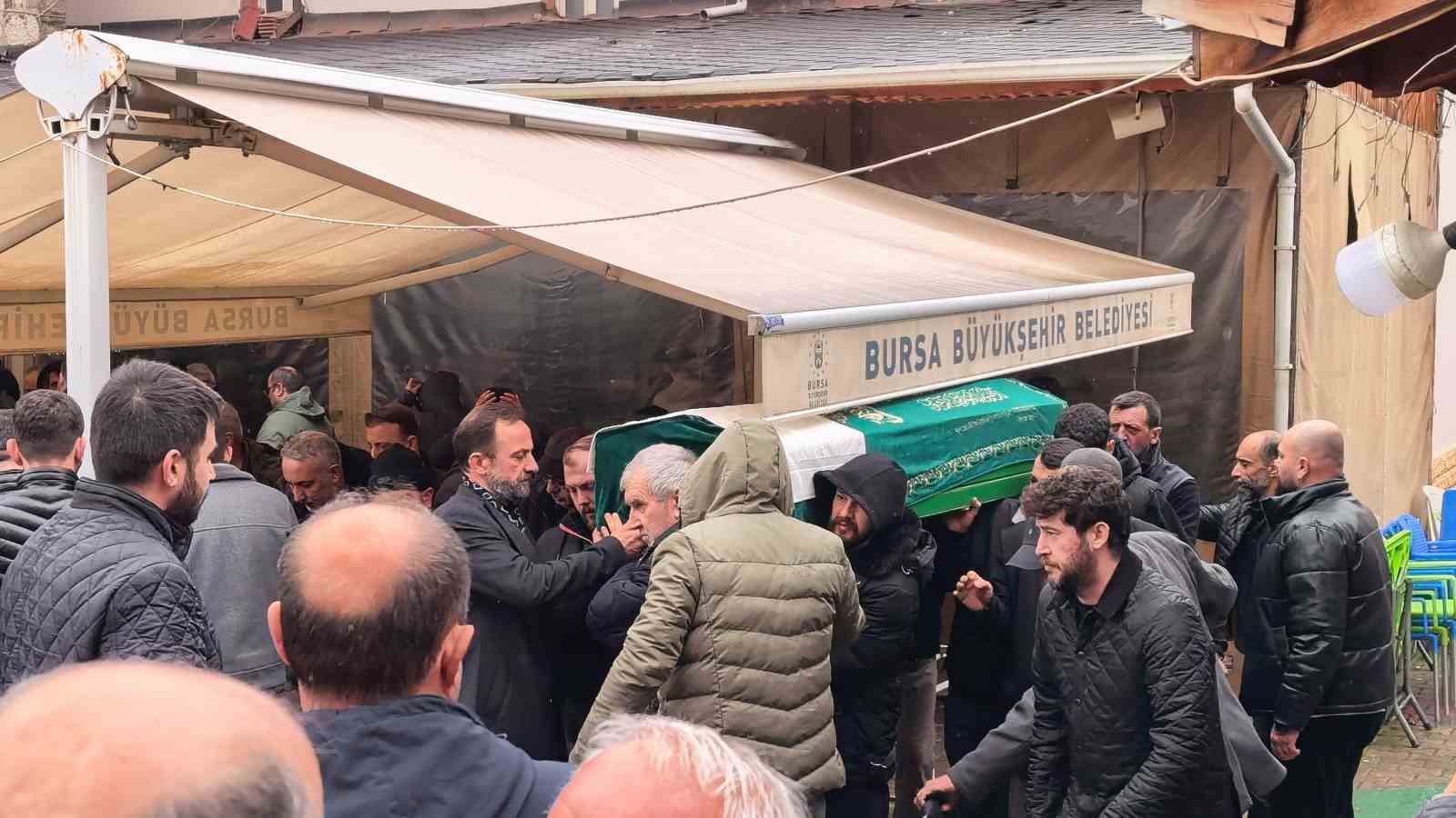 Bursa’da damadı tarafından öldürülen kayınpeder son yolculuğuna uğurlandı
