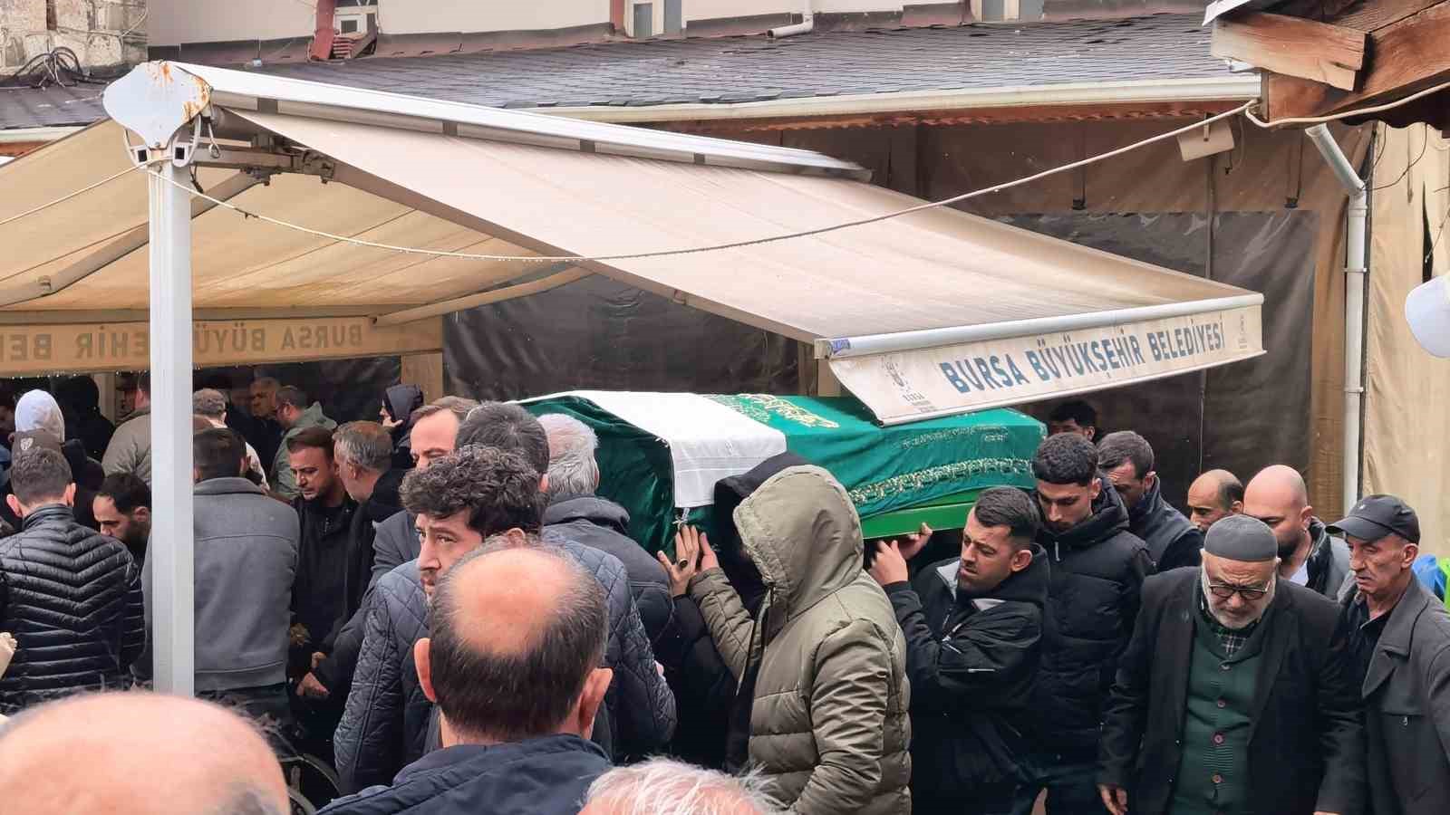 Bursa’da damadı tarafından öldürülen kayınpeder son yolculuğuna uğurlandı
