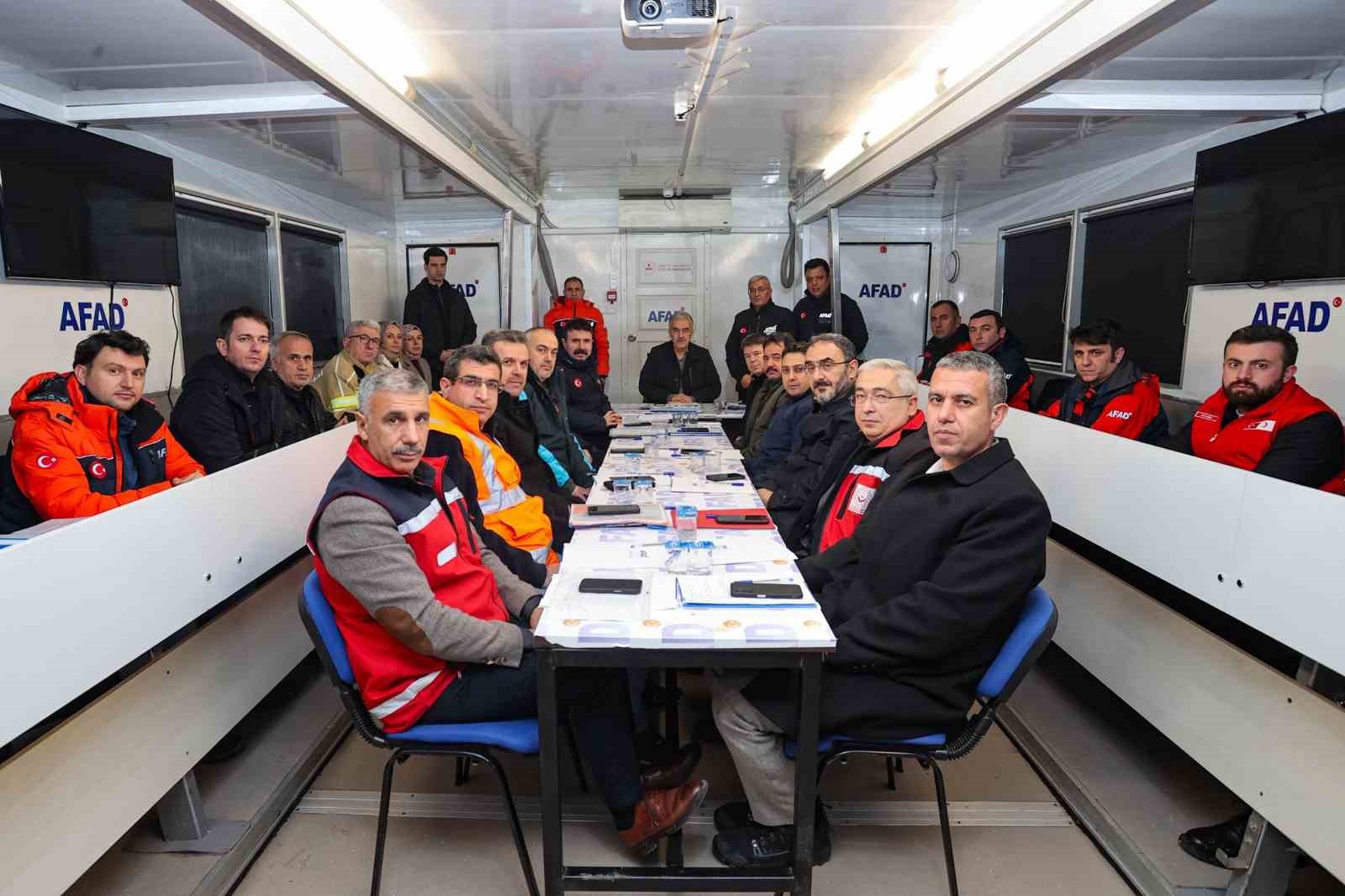 Bursa’da deprem tatbikatı gerçeğini aratmadı
