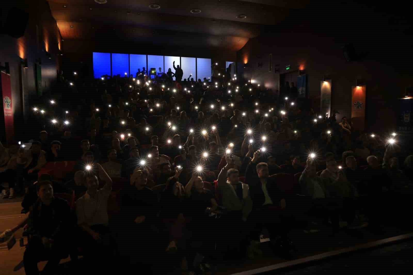 Bursa’da dev ekranda milli coşku
