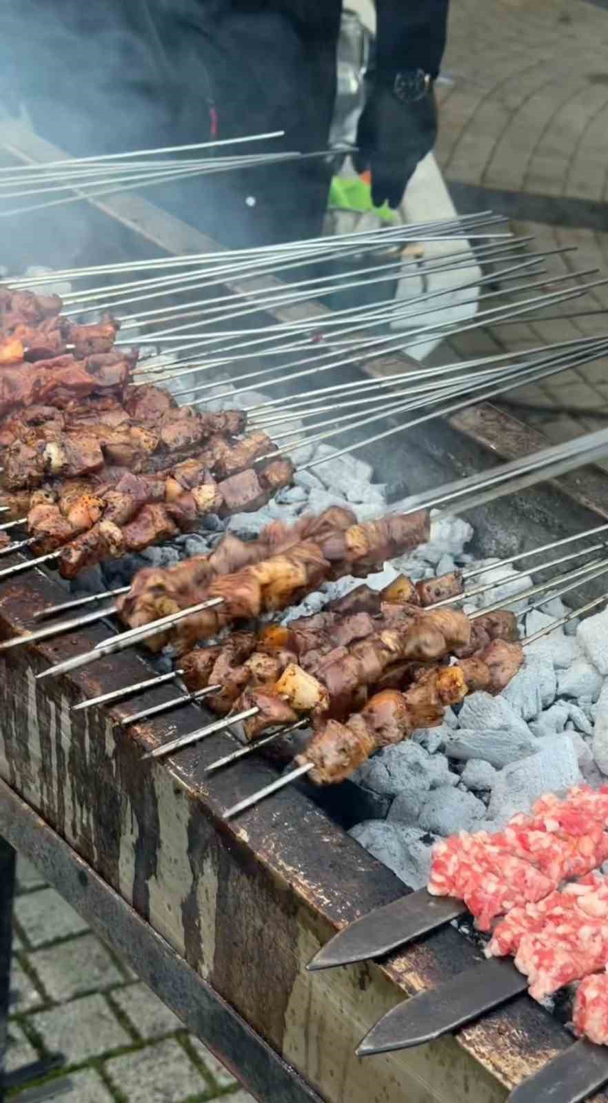 Bursa’da duygulandıran iftar
Bursa’da duygulandıran iftar