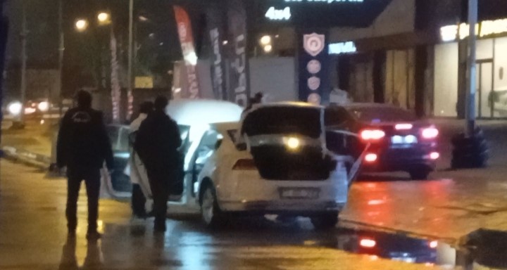 Bursa’da film gibi operasyon: Pompacı kılığıyla yakalandılar, el bombası ve silah ele geçirildi
