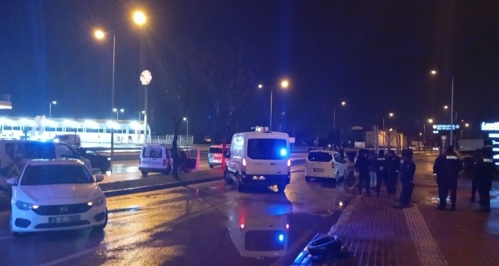 Bursa’da film gibi operasyon: Pompacı kılığıyla yakalandılar, el bombası ve silah ele geçirildi
