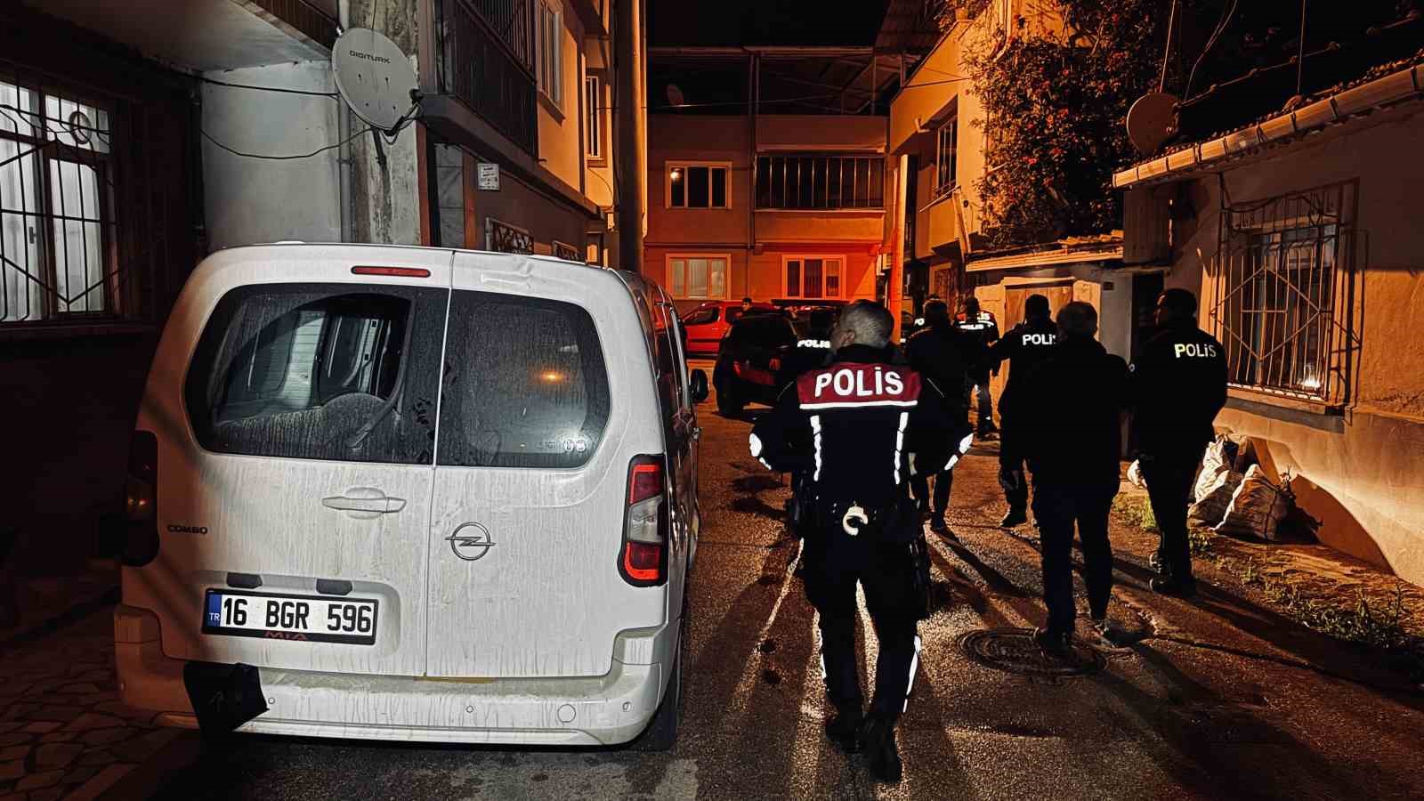 Bursa’da filmleri aratmayan hırsız-polis kovalamacası
