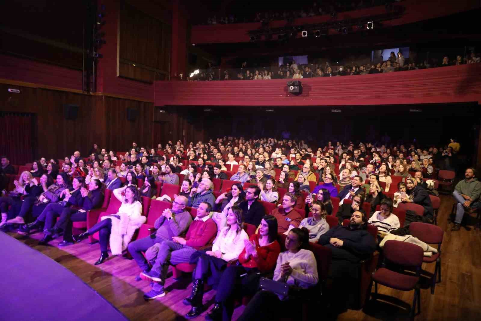 Bursa’da Gaye Su Akyol ile müzik dolu gece
