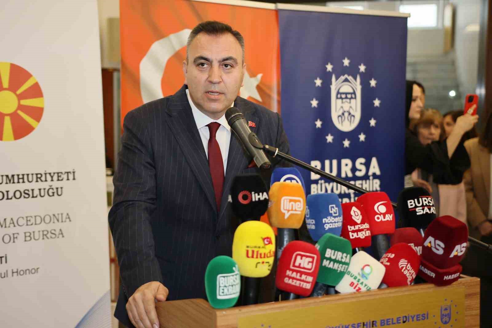 Bursa’da geleneksel sanatlara anlamlı katkı: "Zer-i Nâb" Tezhip Sergisi açıldı
