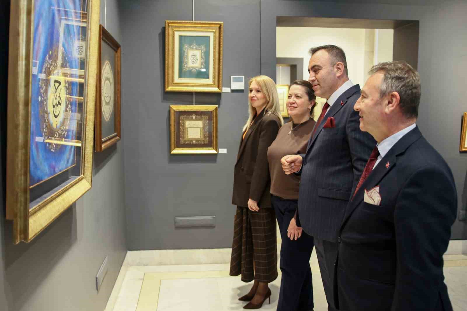 Bursa’da geleneksel sanatlara anlamlı katkı: "Zer-i Nâb" Tezhip Sergisi açıldı
