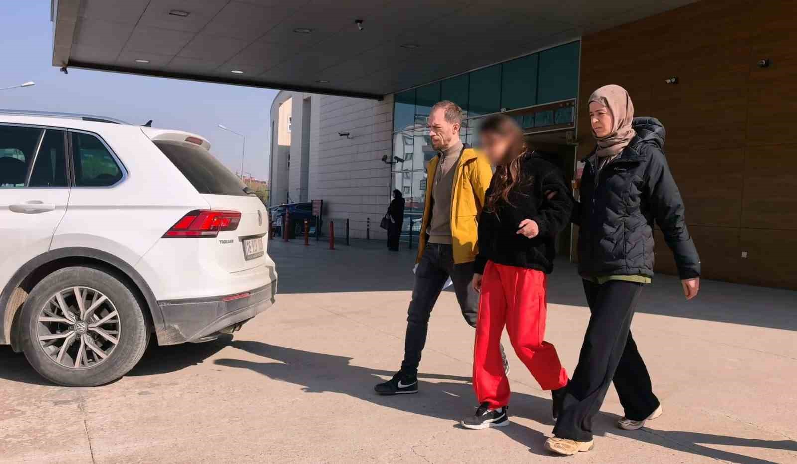 Bursa’da genç kızların bıçaklı kavgası: 1 tutuklama
