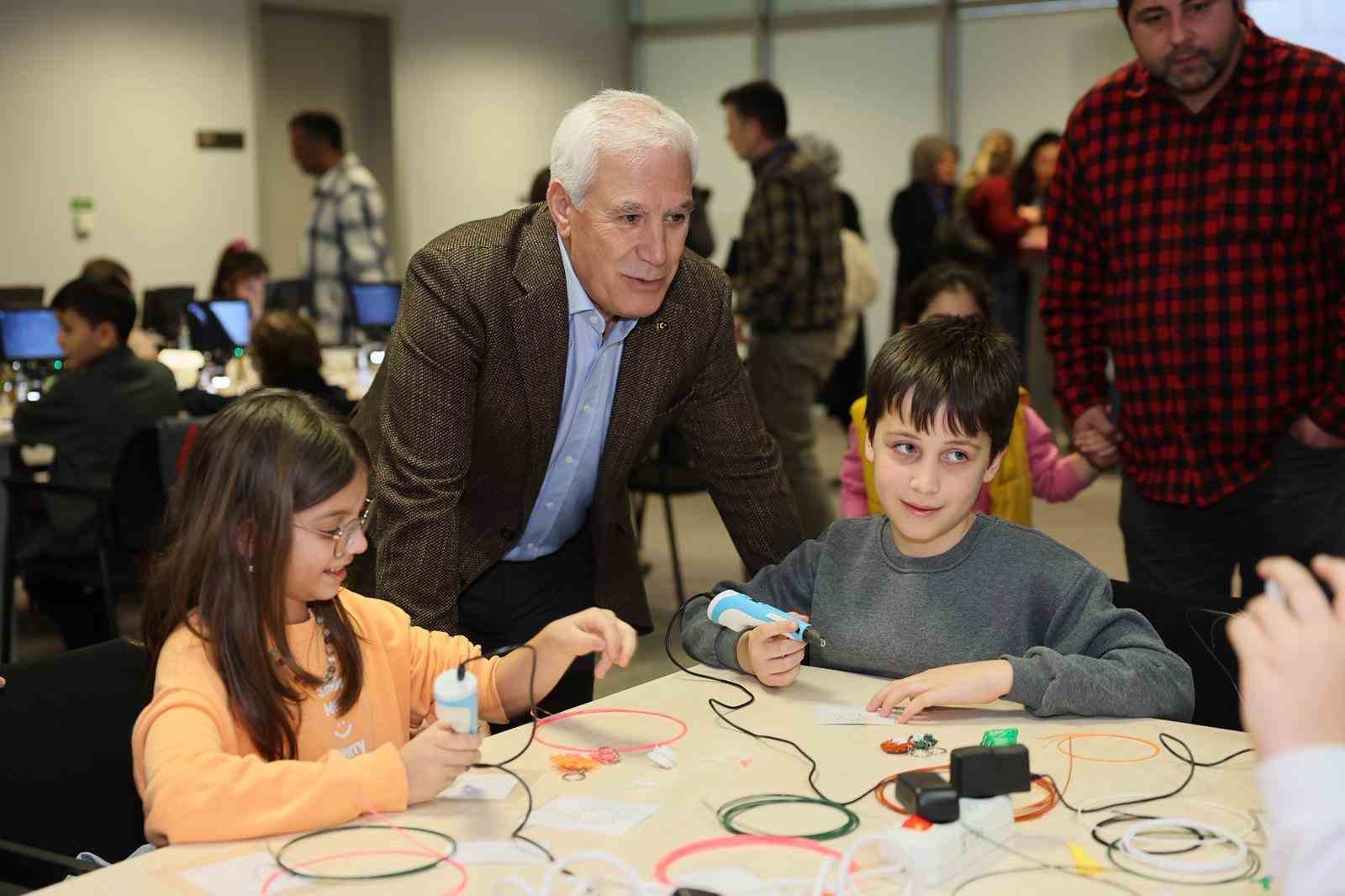 Bursa’da gençler bilimle buluştu
