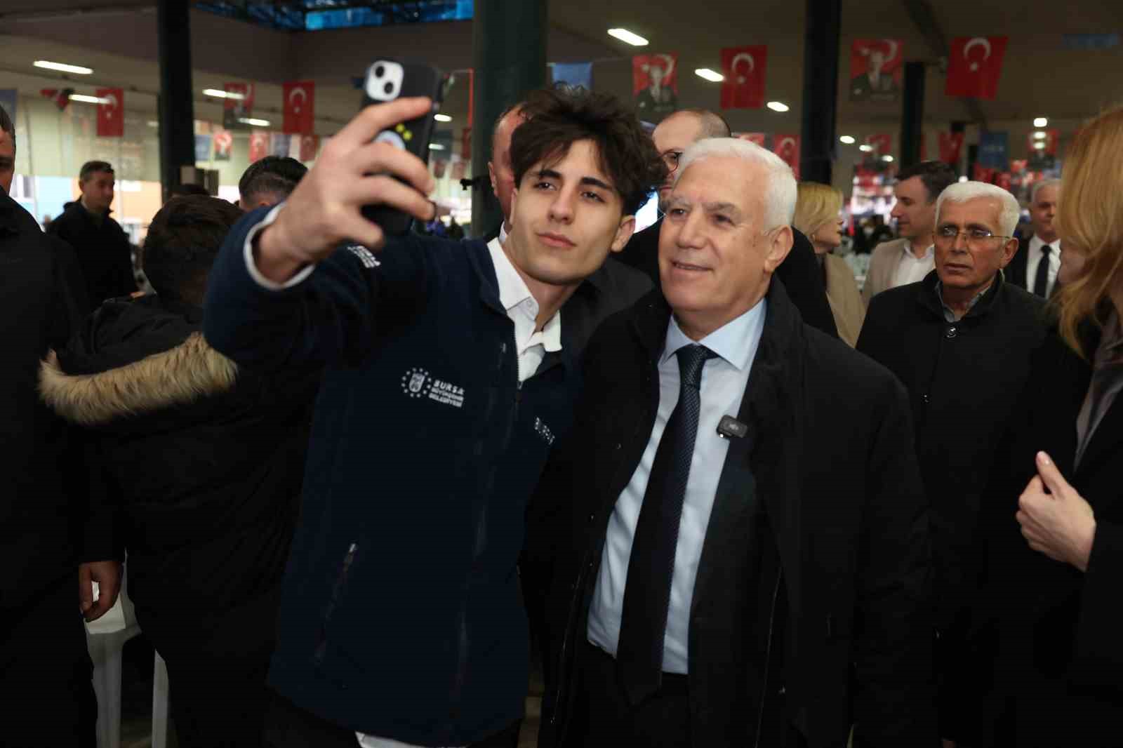 Bursa’da gönüller Büyükşehir’in iftar sofrasında buluştu
