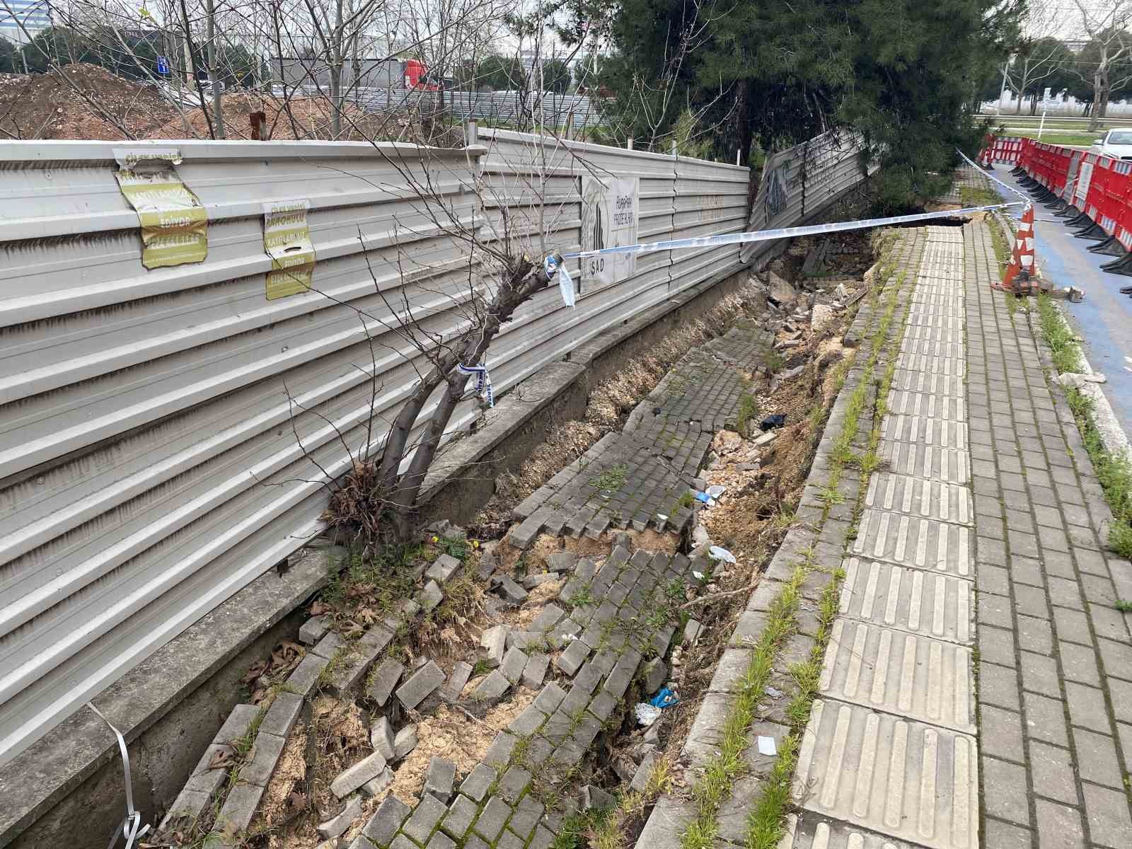 Bursa’da hafriyat çalışmasında yola zarar verdiler
