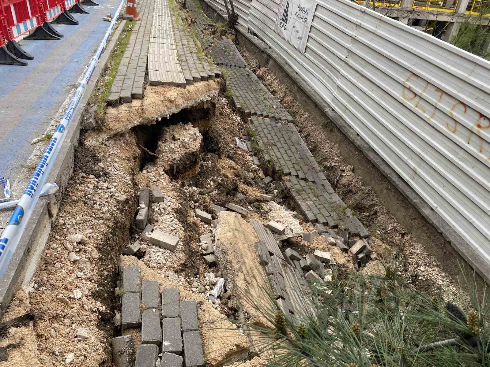 Bursa’da hafriyat çalışmasında yola zarar verdiler
