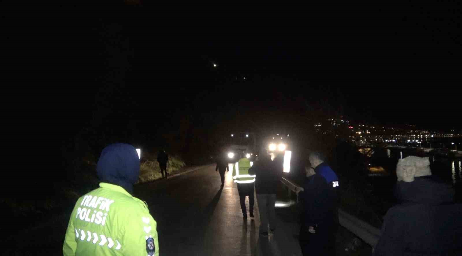 Bursa’da heyelan: Mudanya-Kurşunlu yolu trafiğe kapandı
