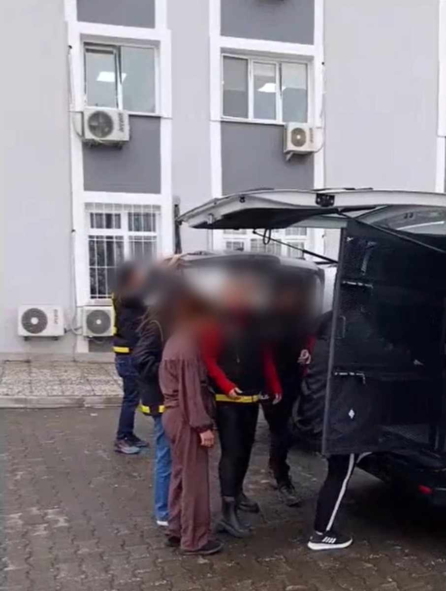 Bursa’da hırsızlık operasyonu: Çok sayıda suç kaydı bulunan şüpheliler yakalandı
