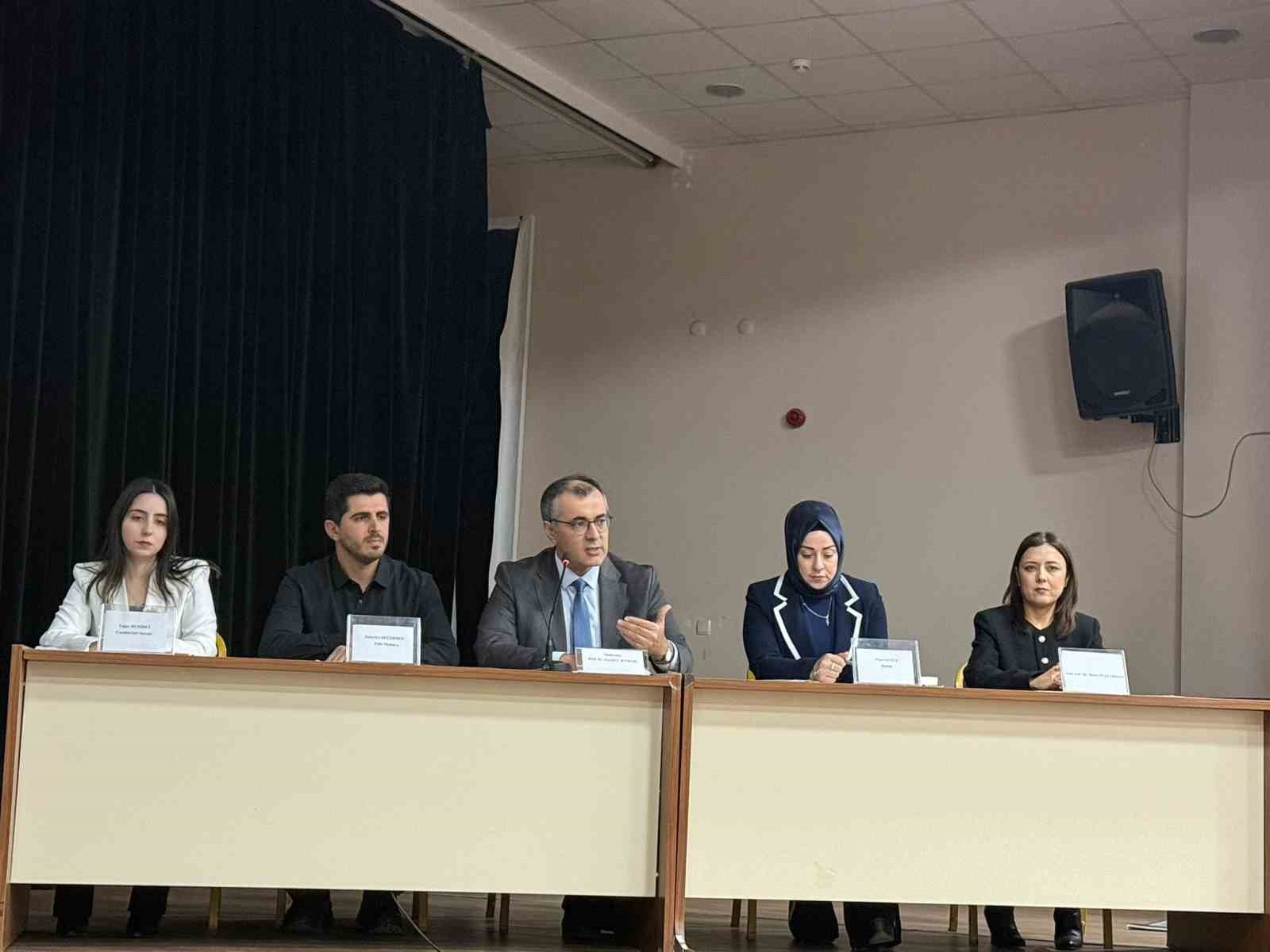 Bursa’da IBAN suistimallerine karşı uyarı: "Bir günlük gelir, bir ömür sabıka kaydı"
Bursa’da IBAN suistimallerine karşı uyarı: "Bir günlük gelir, bir ömür sabıka kaydı"