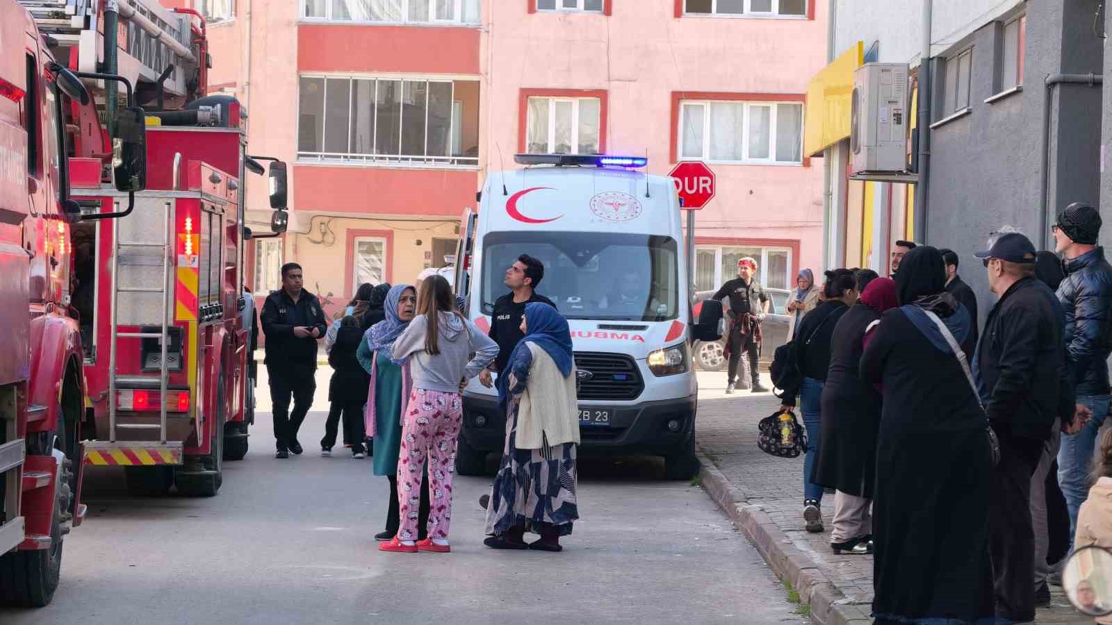 Bursa’da iftar hazırlığı sırasında çıkan yangın paniğe neden oldu
