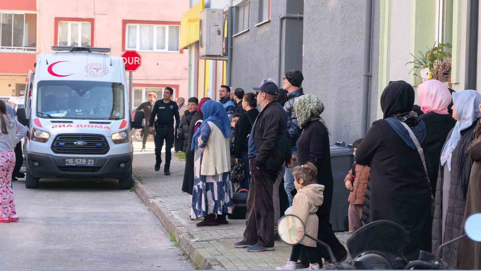 Bursa’da iftar hazırlığı sırasında çıkan yangın paniğe neden oldu
