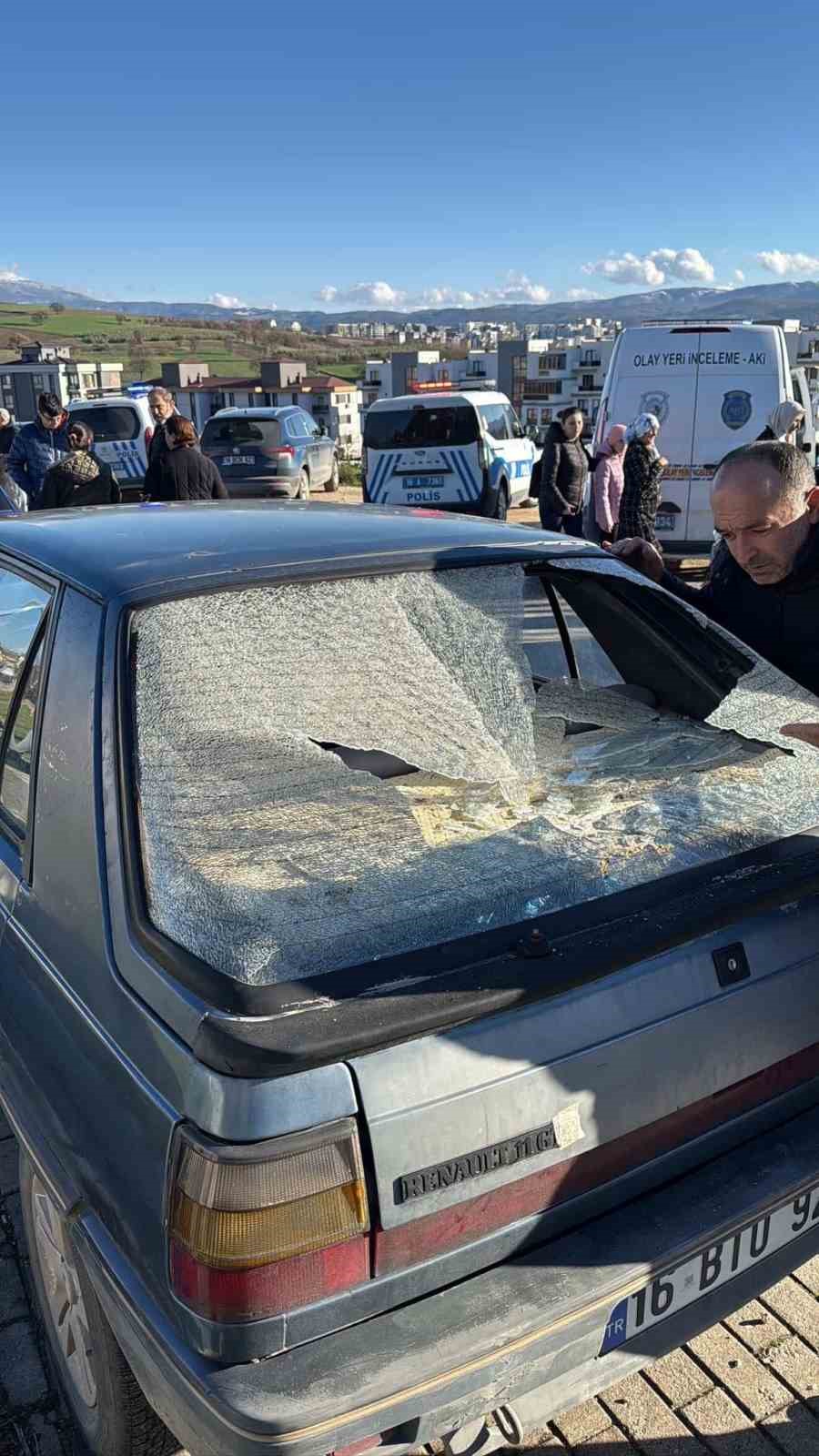 Bursa’da inşaat sahasında patlama kontrolden çıktı... Araçlar, binalar hasar aldı
