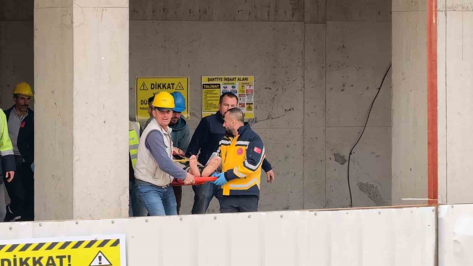 Bursa’da inşaatın 2. katından düşen işçi yaralandı
