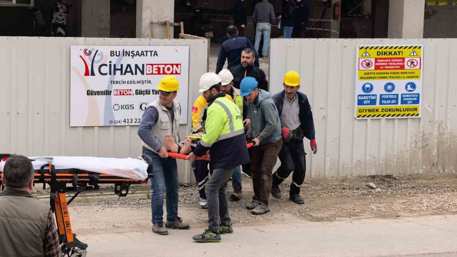 Bursa’da inşaatın 2. katından düşen işçi yaralandı
