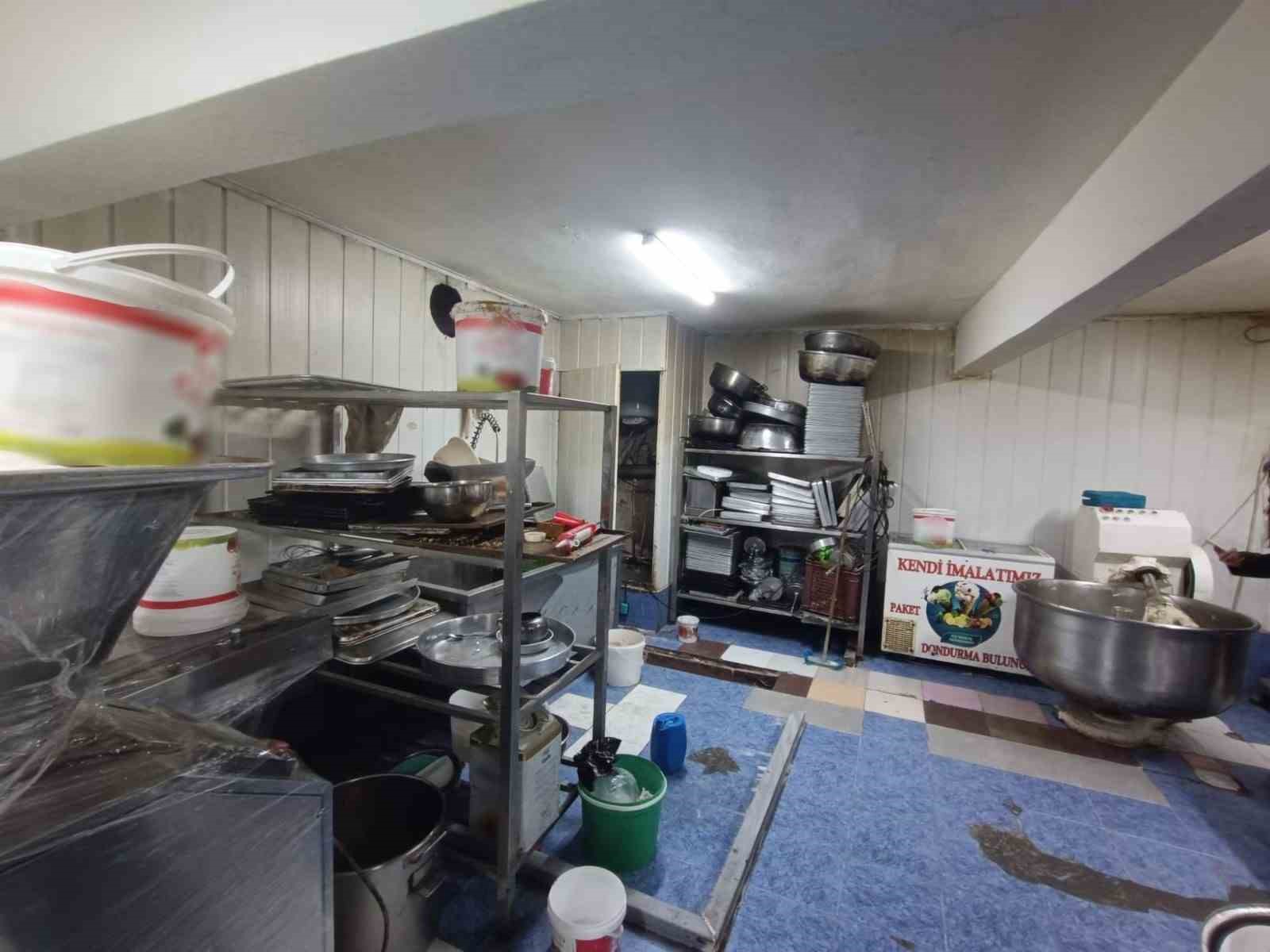 Bursa’da kaçak işçi operasyonu: 5’i çocuk 5 yabancı uyruklu şahıs yakalandı
