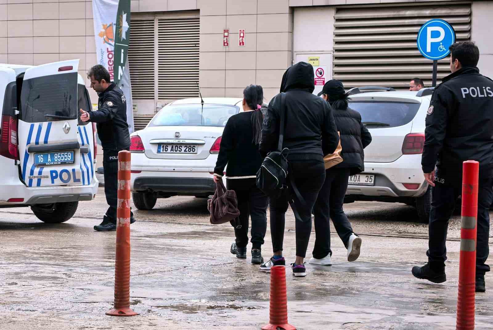 Bursa’da kaçak masör operasyonu: 3 kişi yakalandı, işletmeye 445 bin TL ceza
