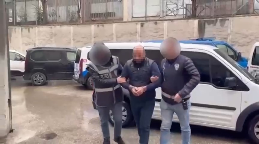 Bursa’da kaçak silah atölyesine operasyon
Bursa’da kaçak silah atölyesine operasyon