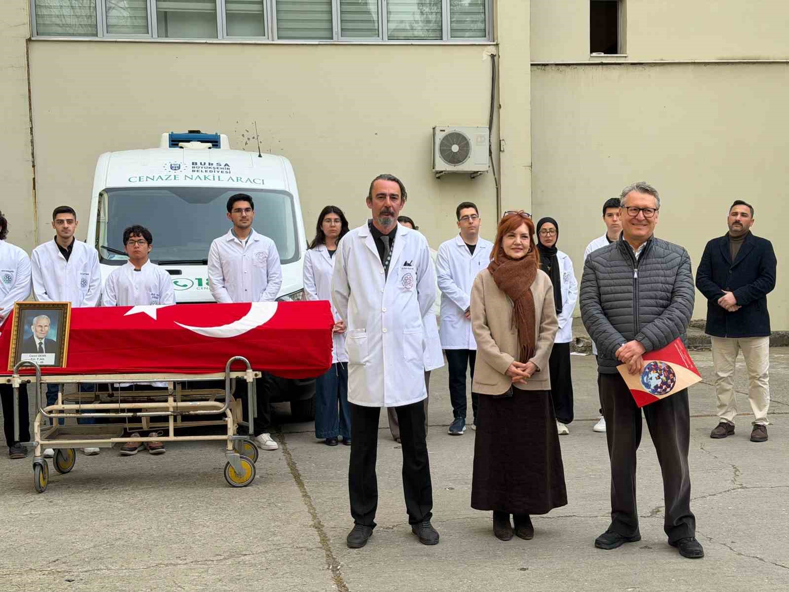 Bursa’da kadavraya vefa töreni: 6 yıl tıp eğitimine katkı sağladı, ailesine teslim edildi
