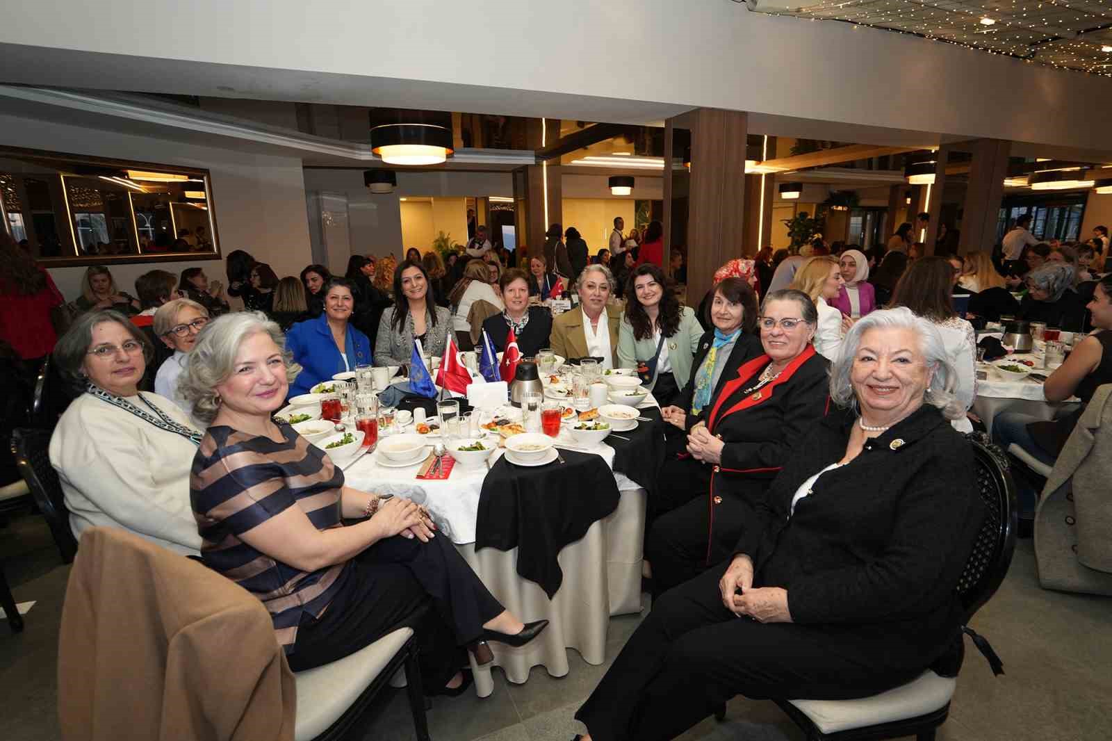 Bursa’da kadın dayanışması aynı sofrada buluştu
