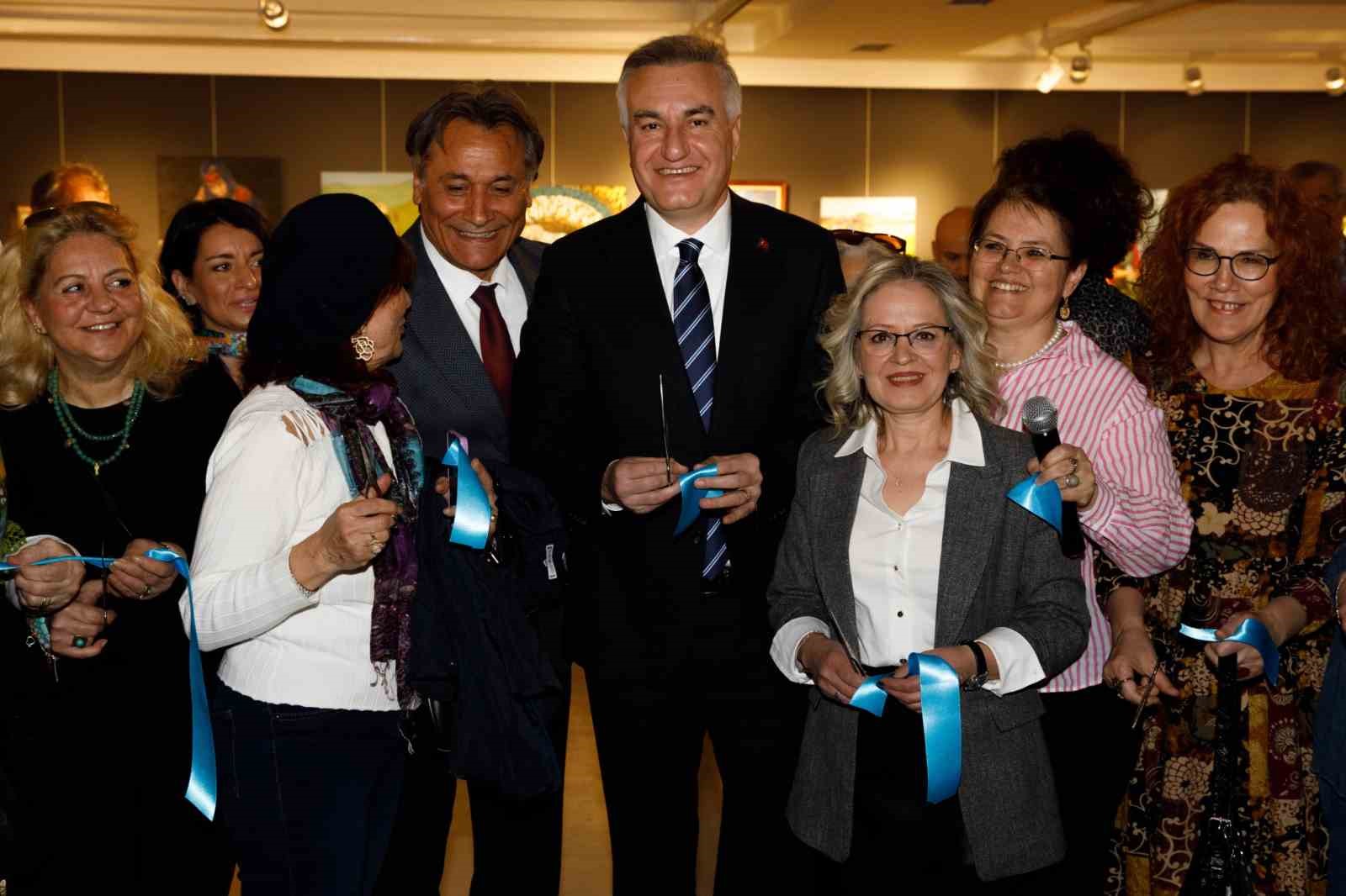 Bursa’da ‘Kadın ve Işık’ sergisi açıldı
