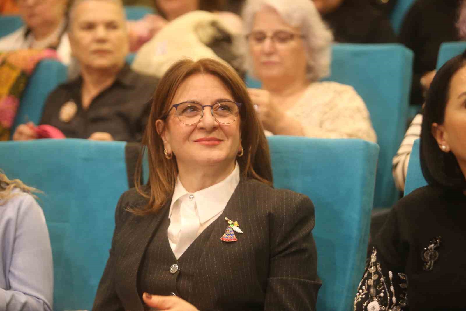 Bursa’da kadınlardan huzurevine ilmek ilmek sevgi
