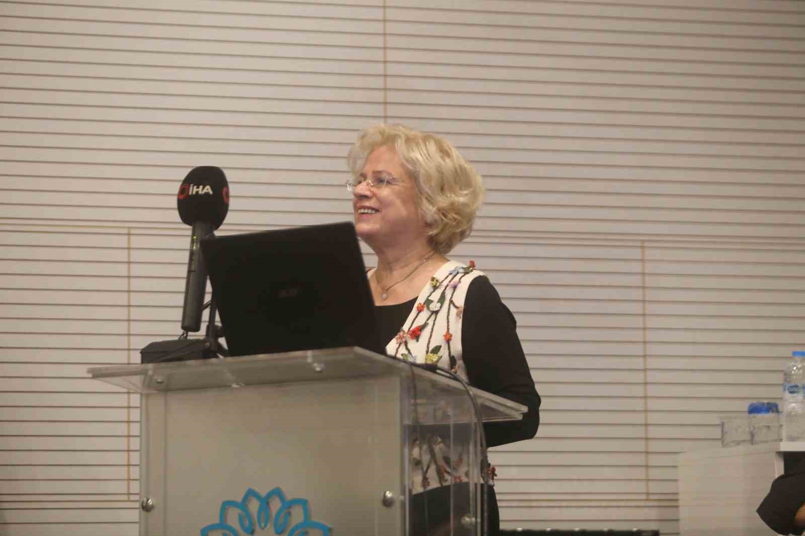 Bursa’da kadınlardan huzurevine ilmek ilmek sevgi
