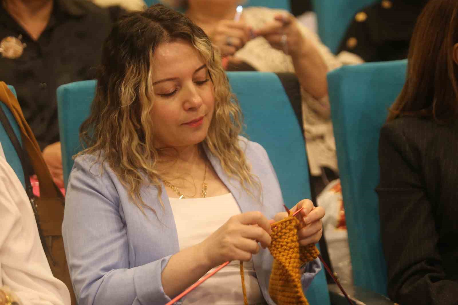 Bursa’da kadınlardan huzurevine ilmek ilmek sevgi
