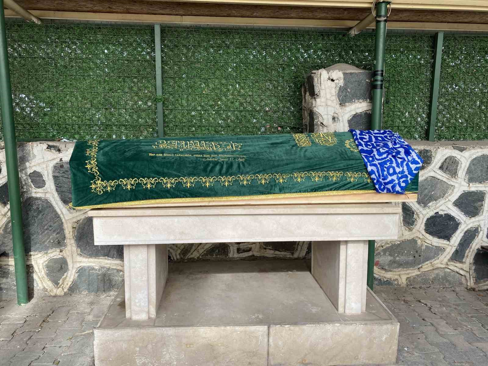 Bursa’da kalp krizi geçiren lise öğrencisi son yolculuğuna uğurlandı
