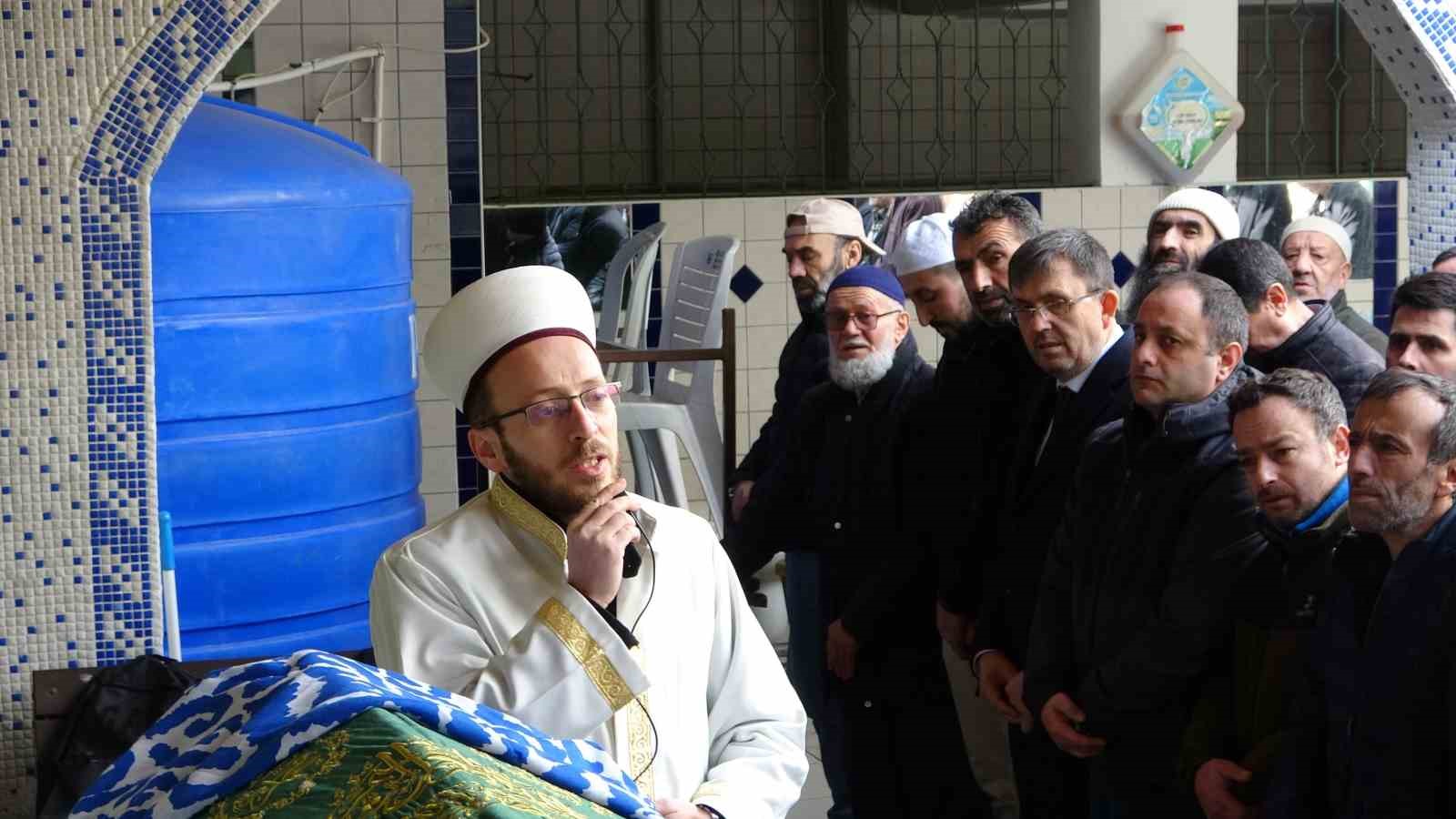 Bursa’da kalp krizi geçiren lise öğrencisi son yolculuğuna uğurlandı
