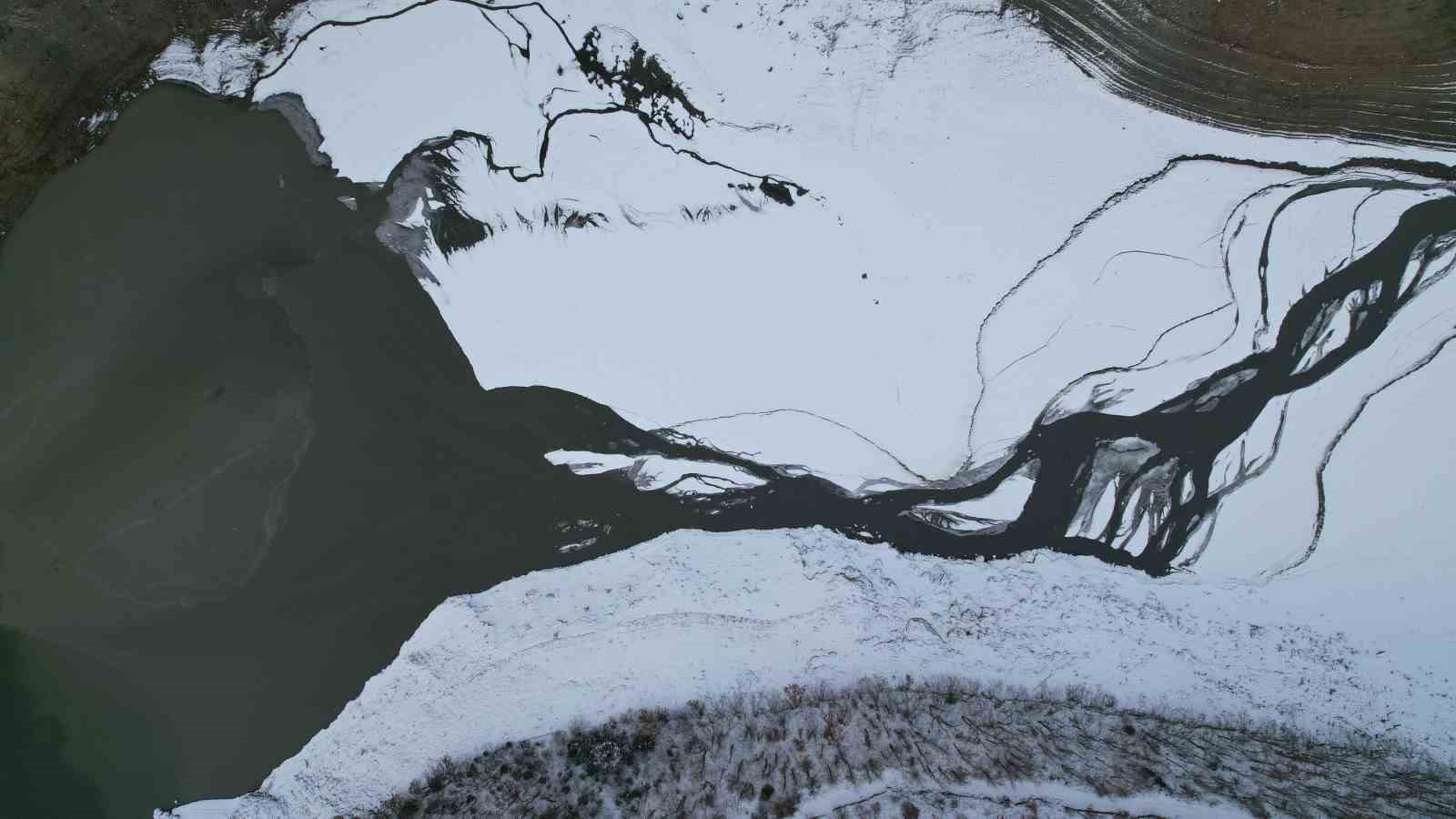 Bursa’da kar yağışları barajlara can suyu oldu
Bursa’da kar yağışları barajlara can suyu oldu