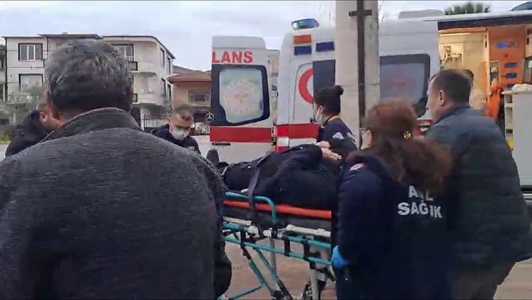 Bursa’da karşı şeride geçen tır, otomobille kafa kafaya çarpıştı
