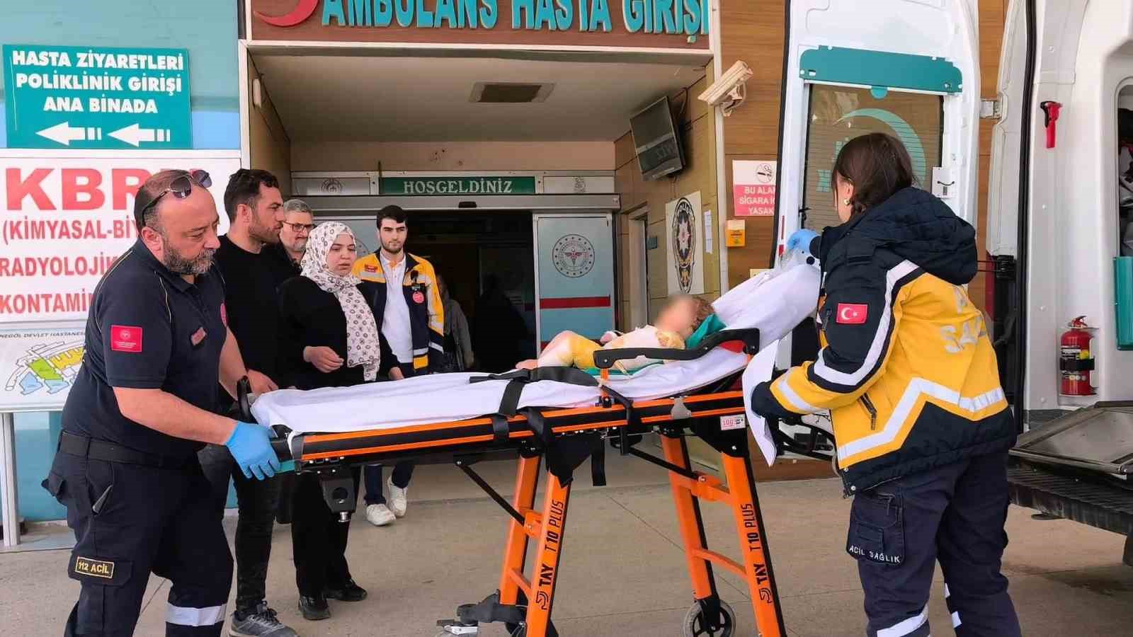 Bursa’da kaynar su üzerine dökülen 9 aylık bebek ağır yaralandı
