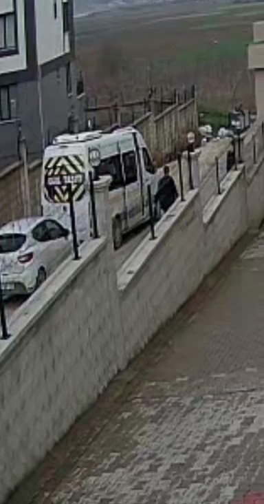 Bursa’da kaza yapan sürücülerin kavgası kameralara yansıdı
