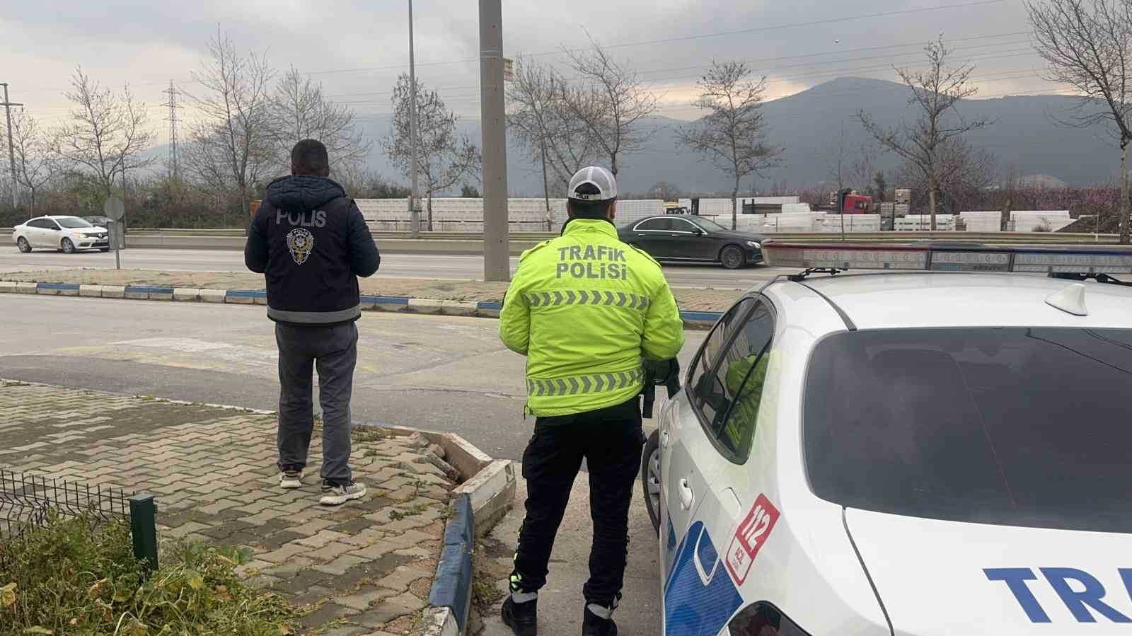 Bursa’da kırmızı ışık ihlali yapan araçlar dron ile böyle tespit edildi
