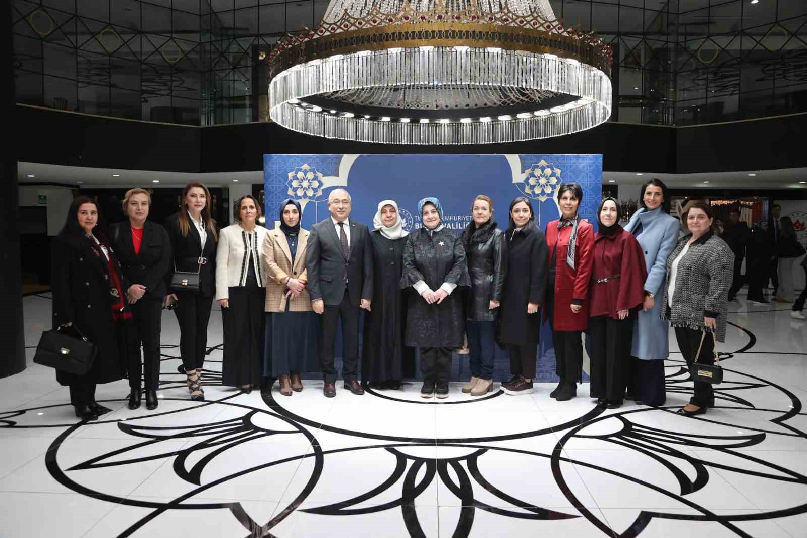 Bursa’da koruyucu aileler iftar sofrasında buluştu
