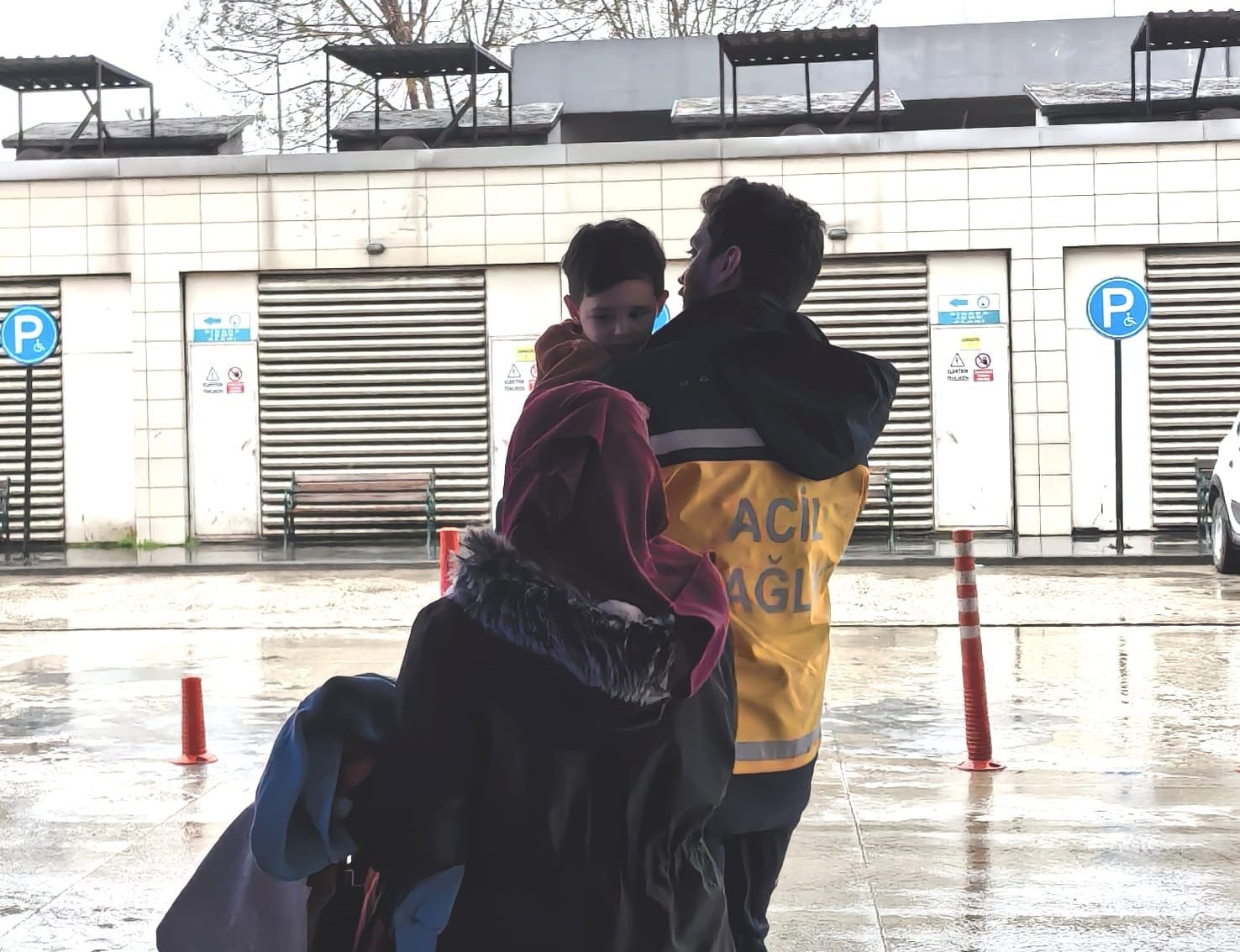 Bursa’da küçük çocuğun boğazına 50 kuruş kaçtı
