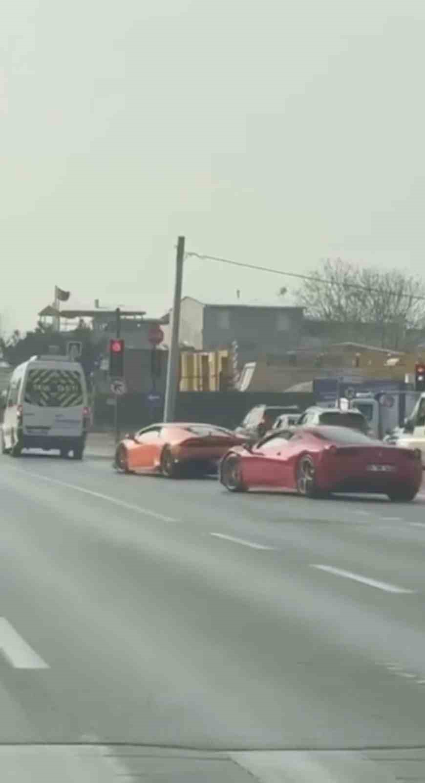 Bursa’da Lamborghini ve Ferrari sürücülerine 100 bin TL ceza
